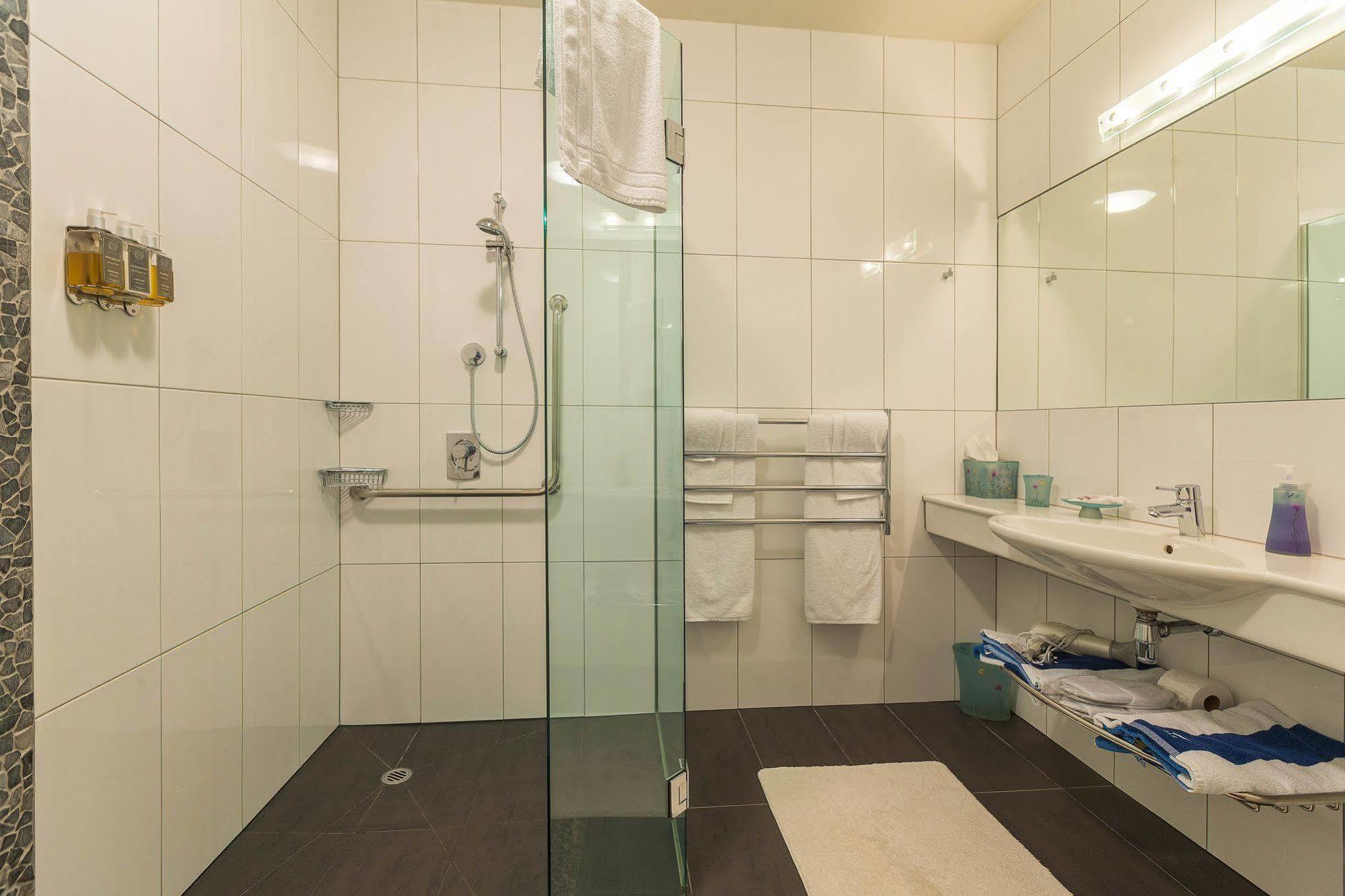Waiheke Waterfront 5* Oneroa